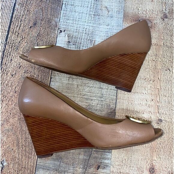 Tory burch sally
Leather Wedge Pump - Picture 5 of 15